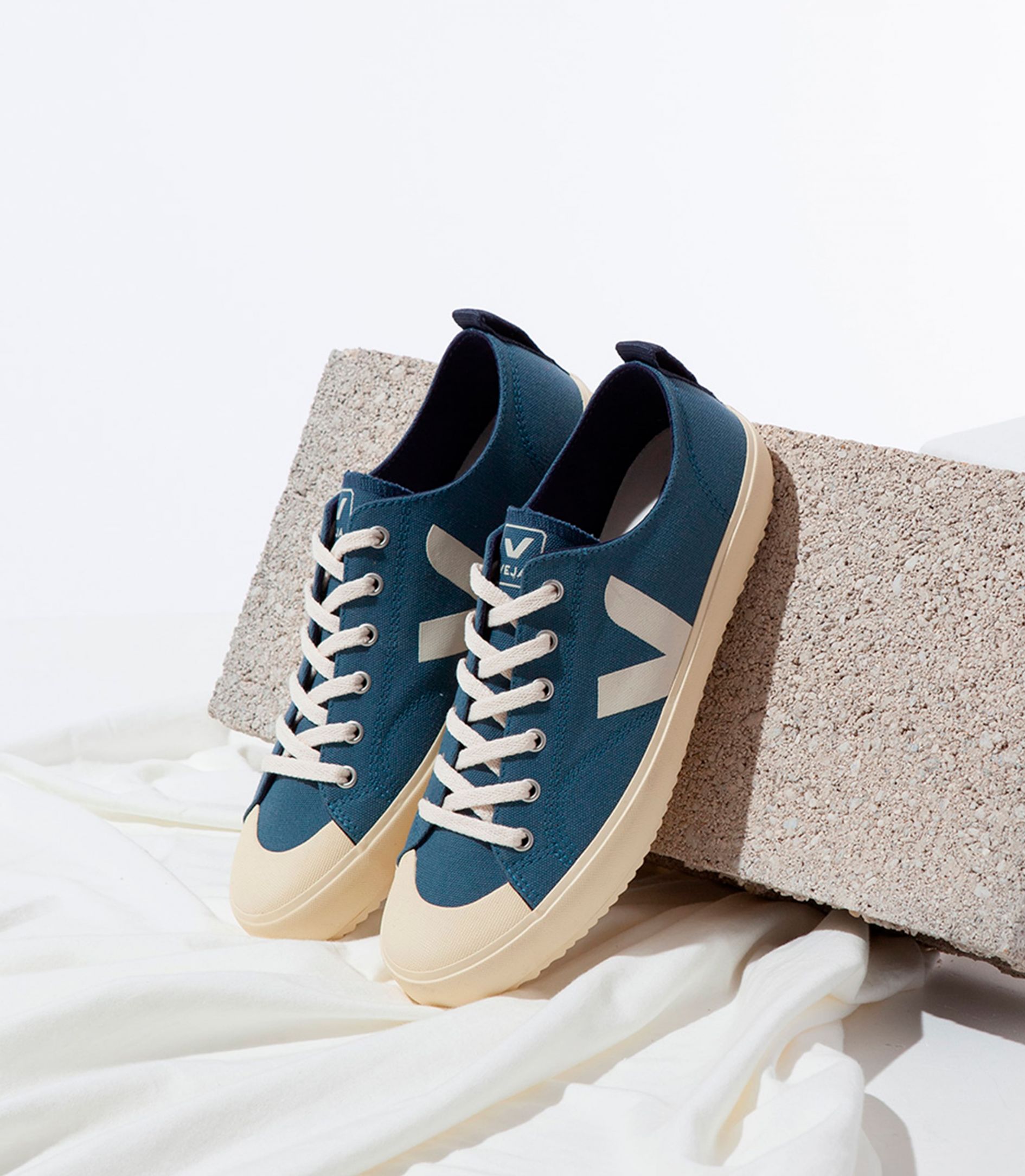 Veja Nova Canvas Men's Sneakers Blue | VJ94573H