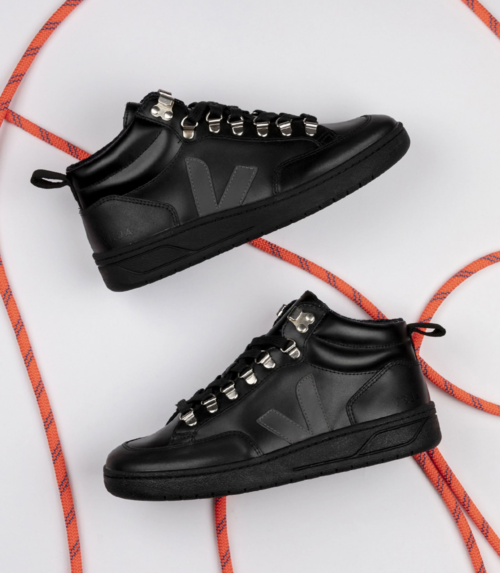 Veja Roraima Leather Men's Sneakers Black | VJ14206N