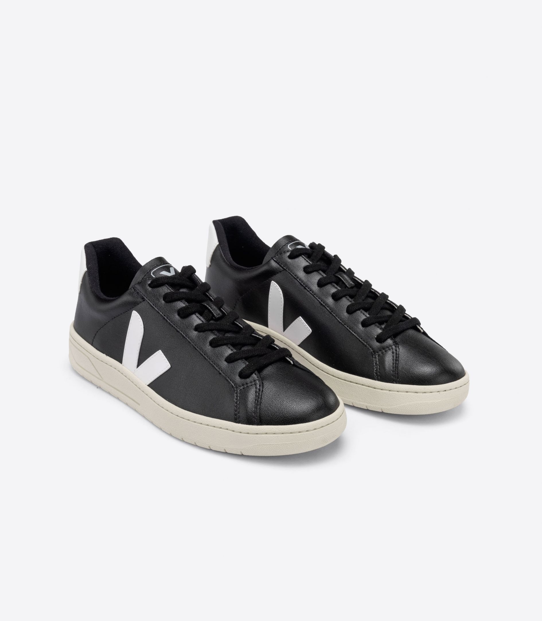 Veja Urca Cwl Women's Sneakers Black White | VJ98760L