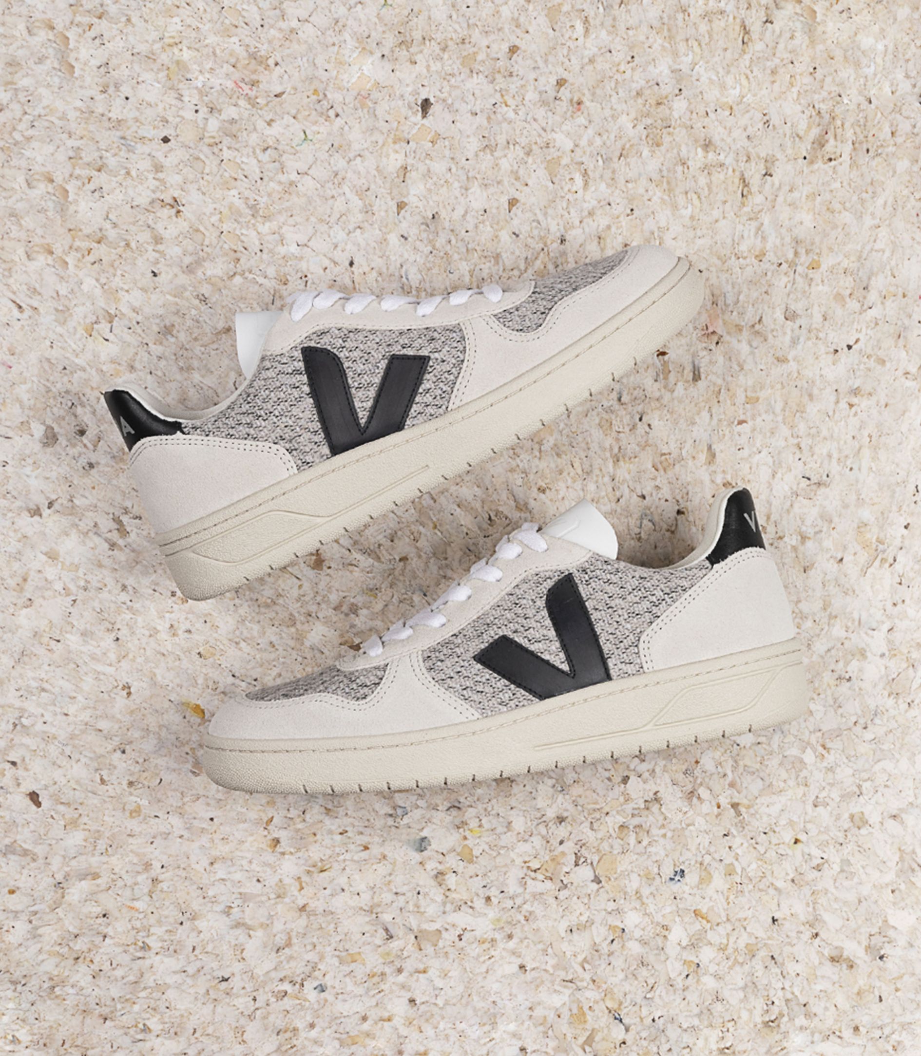 Veja V-10 Flannel Snow Women's Sneakers Black | VJ24590E