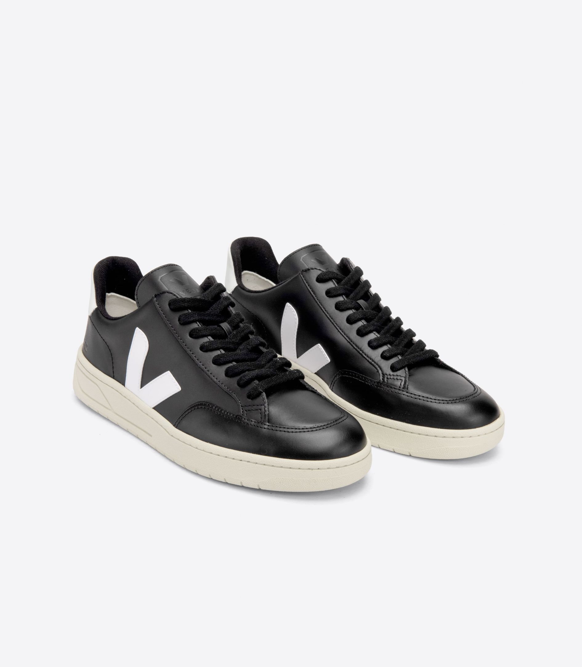 Veja V-12 Leather Men's Sneakers Black White | VJ35729X