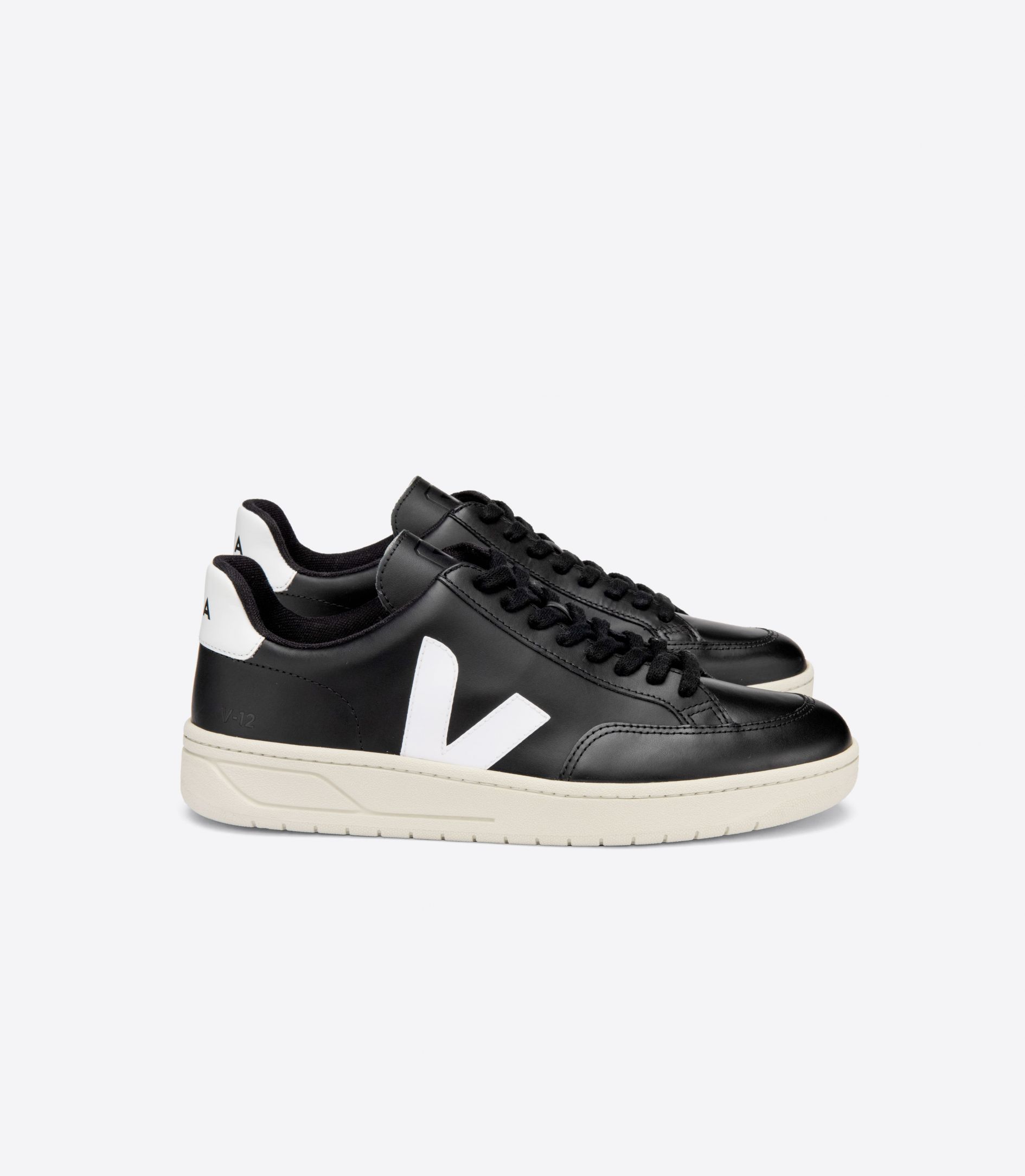 Veja V-12 Leather Men\'s Sneakers Black White | VJ35729X