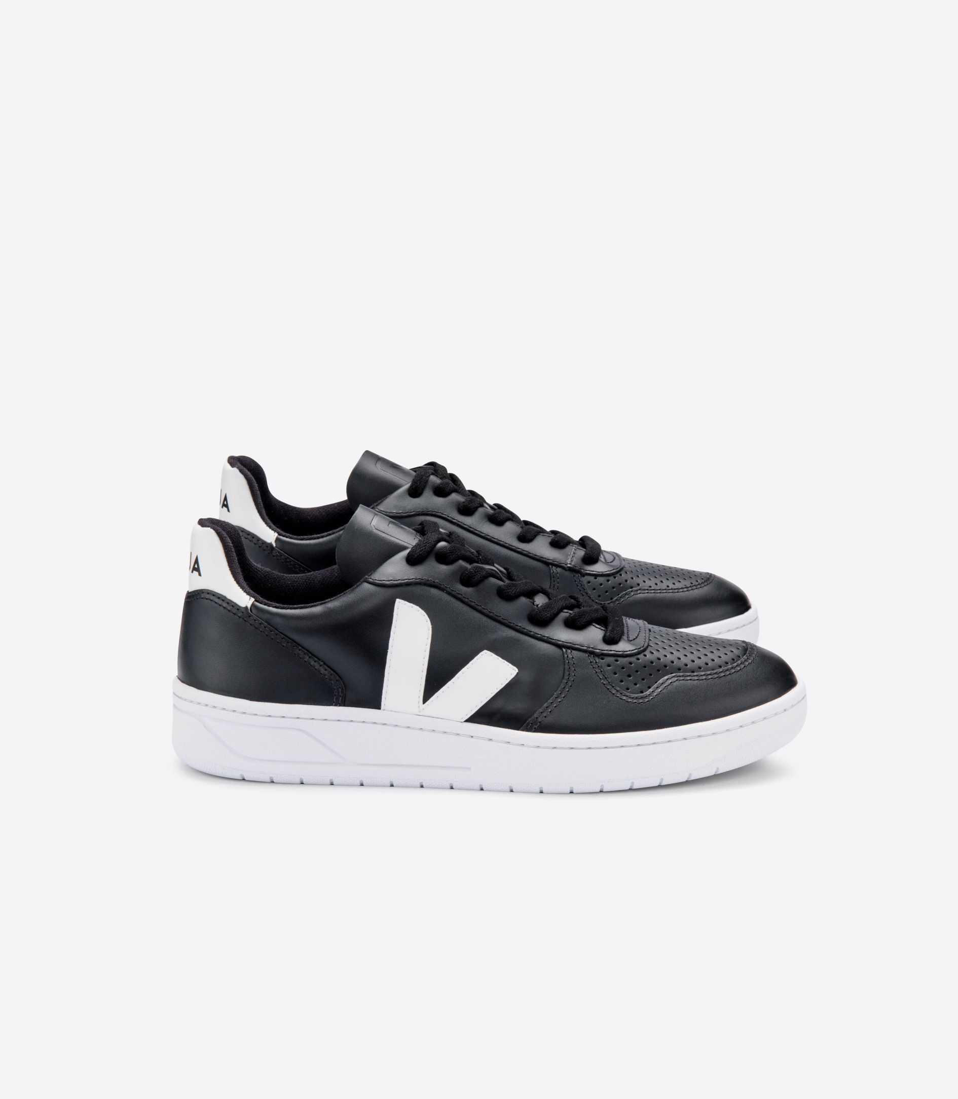 Veja V-10 Leather Men's Sneakers Black White | VJ43261M